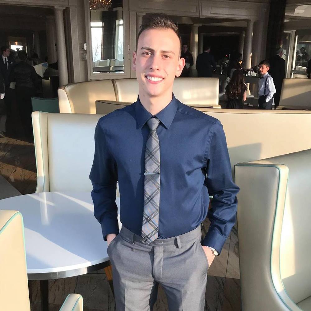 Meet your Posher, Alessandro